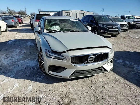 2020 Volvo S60 Momentum with VIN 7JR102FK5LG032402, listed as a Copart auction lot 38404724 with 45,382 mi miles. Bid and sale history available at carsss.com. Image 11.