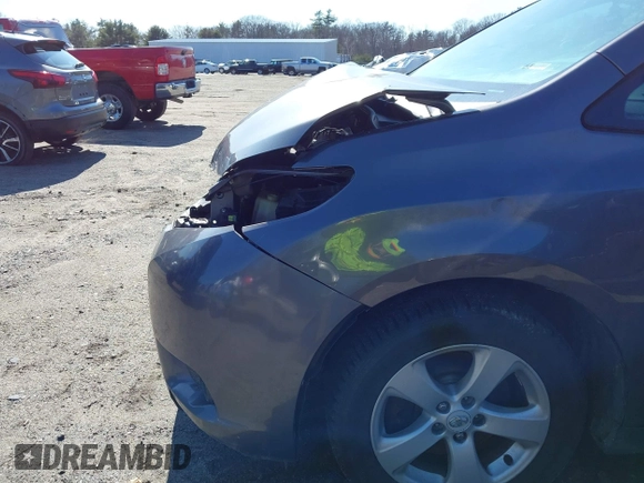 2012 Toyota Sienna with VIN 5TDZK3DC4CS228916, listed as a IAAI auction lot 41936870 with 188,227 mi miles. Bid and sale history available at carsss.com. Image 18.