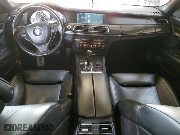 2011 BMW 7 Series 750Li z VIN WBAKB8C58BC852166, wystawiony jako Copart lot #51004065 z przebiegiem 110 499 mil mil oraz Szkoda całkowita • Salvage title. Historia ofert i sprzedaży dostępna na DreamBid. Obrazek 8.