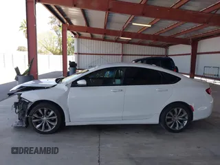 2016 Chrysler 200 S z VIN 1C3CCCBB1GN151418, wystawiony jako IAAI lot #42044688 z przebiegiem 173 949 mil mil oraz . Historia ofert i sprzedaży dostępna na DreamBid. Obrazek 15.