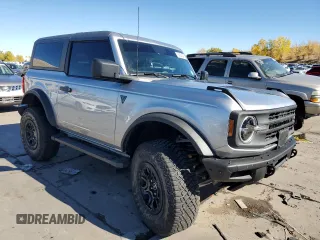 2023 Ford Bronco z VIN 1FMDE5CP7PLB26062, wystawiony jako Copart lot #76208154 z przebiegiem 17 688 mil mil oraz Szkoda całkowita • Salvage title. Historia ofert i sprzedaży dostępna na DreamBid. Obrazek 4.