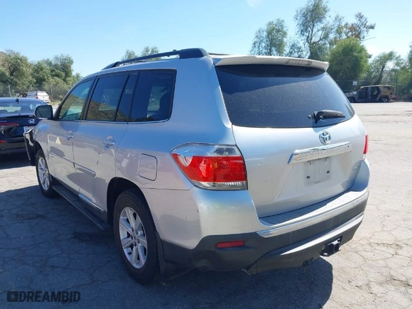 2011 Toyota Highlander with VIN 5TDBK3EH2BS060560, listed as a IAAI auction lot 41713322 with 143,122 mi miles. Bid and sale history available at carsss.com. Image 3.