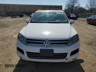 2012 Volkswagen Touareg Sport with VIN WVGEF9BP3CD011165, listed as a Copart auction lot 48913935 with 118,839 mi miles and Salvage Title. Bid and sale history available at DreamBid. Image 5.
