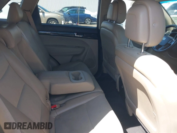 2012 Kia Sorento EX with VIN 5XYKU3A65CG299100, listed as a IAAI auction lot 42098445 with 172,203 mi miles. Bid and sale history available at carsss.com. Image 8.