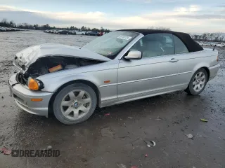 2001 BMW 3 Series 325Ci with VIN WBABS334X1JY42114, listed as a Copart auction lot 86188724 with 218,780 mi miles and Clean Title. Bid and sale history available at carsss.com. Image 1.