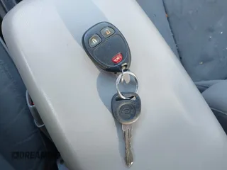 2009 Chevrolet Equinox LS z VIN 2CNDL23F496229270, wystawiony jako IAAI lot #42213261 z przebiegiem 91 354 mil mil oraz . Historia ofert i sprzedaży dostępna na DreamBid. Obrazek 11.