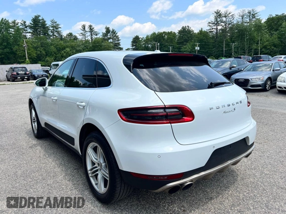 2016 Porsche Macan S with VIN WP1AB2A59GLB40365, listed as a Copart auction lot 60898695 with 192,752 mi miles and Clean title. Bid and sale history available at DreamBid. Image 3.
