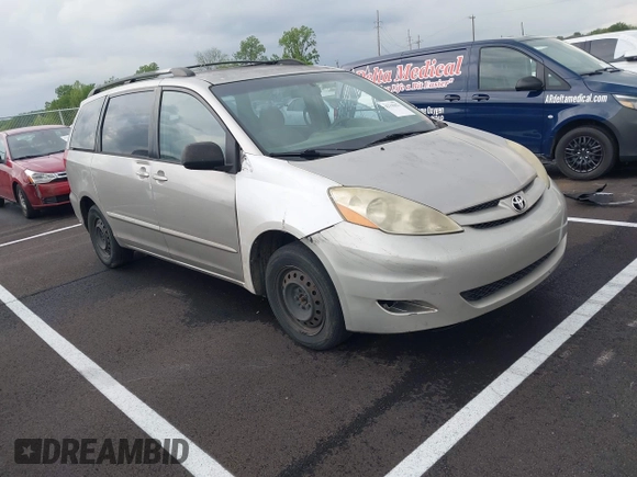 2006 Toyota Sienna CE with VIN 5TDZA23C16S451790, listed as a IAAI auction lot 42110421 with 201,749 mi miles. Bid and sale history available at carsss.com. Image 1.
