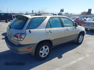 2002 Lexus RX 300 with VIN JTJHF10U920257684, listed as a IAAI auction lot 42088761 with 275,621 mi miles. Bid and sale history available at carsss.com. Image 4.