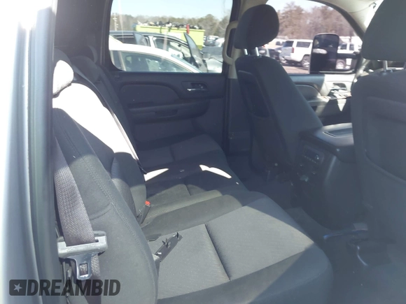 2011 Chevrolet Avalanche LS with VIN 3GNMCEE01BG393771, listed as a IAAI auction lot 41612025 with 199,994 mi miles. Bid and sale history available at carsss.com. Image 8.