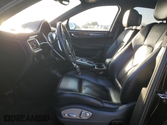 2016 Porsche Macan S with VIN WP1AB2A53GLB55024, listed as a Copart auction lot 42554755 with 152,098 mi miles and Clean Title. Bid and sale history available at DreamBid. Image 7.