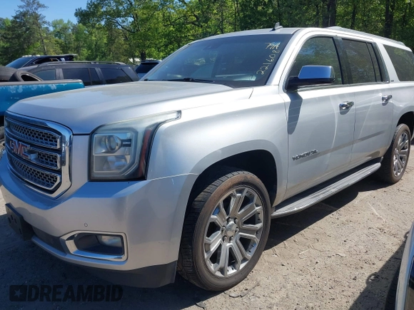 2015 GMC Yukon XL SLT with VIN 1GKS1HKC8FR221608, listed as a IAAI auction lot 42044318 with 215,757 mi miles. Bid and sale history available at carsss.com. Image 17.