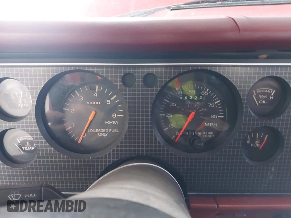 1986 Ford Mustang z VIN 1FABP2738GF131495, wystawiony jako IAAI lot #42437401 z przebiegiem 6 322 mil mil oraz . Historia ofert i sprzedaży dostępna na DreamBid. Obrazek 7.