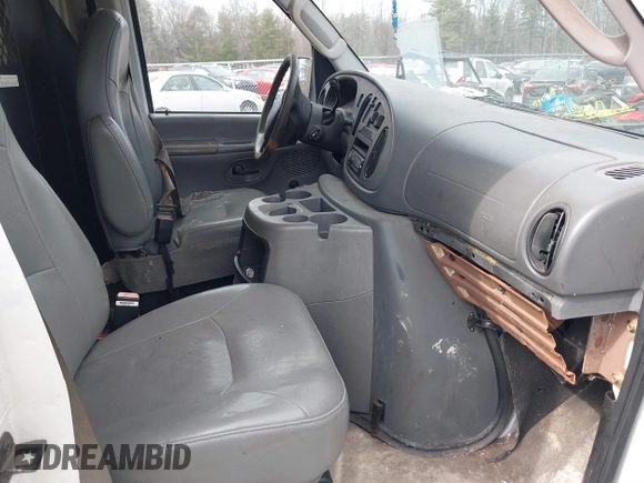 2005 Ford Econoline Cargo с VIN 1FTNS24L45HB01888, выставлен на аукционе IAAI как лот 41837403 с пробегом 150 995 миль миль и . История ставок и продаж доступна на DreamBid. Изображение 5.