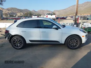 2018 Porsche Macan with VIN WP1AA2A53JLB21577, listed as a IAAI auction lot 41655044 with 51,923 mi miles. Bid and sale history available at carsss.com. Image 14.