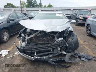 2017 Toyota Camry XLE z VIN 4T1BF1FK0HU436644, wystawiony jako IAAI lot #42134920 z przebiegiem 136 917 mil mil oraz . Historia ofert i sprzedaży dostępna na DreamBid. Obrazek 6.
