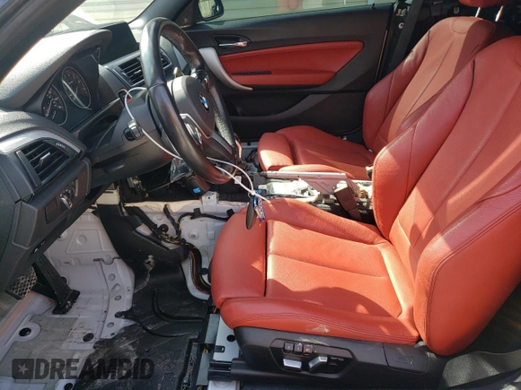 2017 BMW M2 z VIN WBA2L1C3XHV666404, wystawiony jako Copart lot #48012095 z przebiegiem 29 080 mil mil oraz Szkoda całkowita • Salvage title. Historia ofert i sprzedaży dostępna na DreamBid. Obrazek 7.