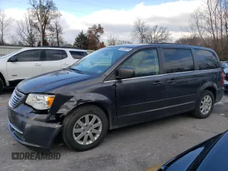 2015 Chrysler Town & Country LX with VIN 2C4RC1AG6FR675771, listed as a Copart auction lot 82665674 with 146,636 mi miles and Salvage Title. Bid and sale history available at carsss.com. Image 1.