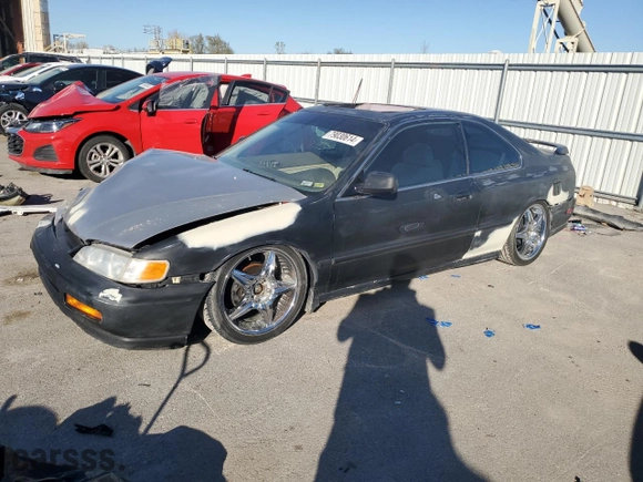 1994 Honda Accord LX with VIN 1HGCD7231RA018386, listed as a Copart auction lot 79030614 with 290667 miles and Salvage Title. Bid and sale history available at carsss.com. Image 1.