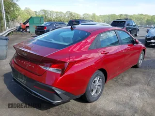 2025 Hyundai Elantra SE z VIN KMHLL4DG8SU938824, wystawiony jako IAAI lot #42022984 z przebiegiem 1234 mil mil oraz . Historia ofert i sprzedaży dostępna na DreamBid. Obrazek 4.