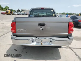 2005 Dodge Dakota SLT z VIN 1D7HW48K15S353766, wystawiony jako Copart lot #59213395 z przebiegiem 182 659 mil mil oraz Szkoda całkowita • Salvage title. Historia ofert i sprzedaży dostępna na DreamBid. Obrazek 6.