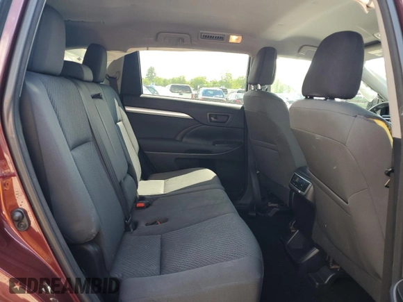2015 Toyota Highlander LE z VIN 5TDBKRFH7FS117973, wystawiony jako Copart lot #58631385 z przebiegiem 102 642 mil mil oraz Szkoda całkowita • Salvage title. Historia ofert i sprzedaży dostępna na DreamBid. Obrazek 11.