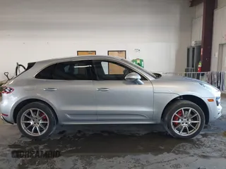 2017 Porsche Macan Turbo с VIN WP1AF2A53HLB60570, выставлен на аукционе IAAI как лот 42499063 с пробегом 49 065 миль миль и . История ставок и продаж доступна на DreamBid. Изображение 13.