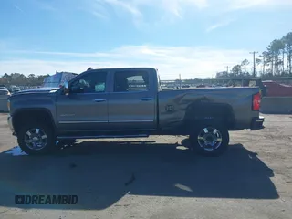 2017 GMC Sierra 2500HD SLT with VIN 1GT12TEY1HF165837, listed as a IAAI auction lot 41230286 with 167,824 mi miles. Bid and sale history available at carsss.com. Image 14.