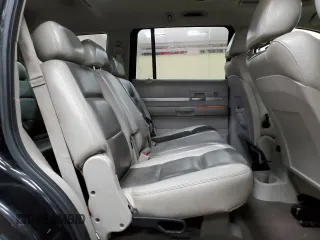 2008 Chrysler Aspen Limited z VIN 1A8HW582X8F122564, wystawiony jako Copart lot #56424765 z przebiegiem 235 977 mil mil oraz Tytuł czysty. Historia ofert i sprzedaży dostępna na DreamBid. Obrazek 11.