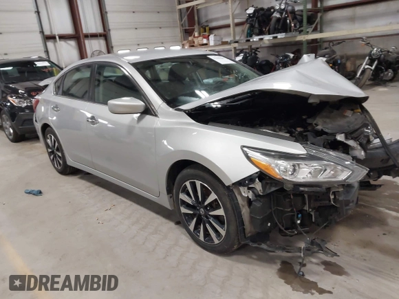 2018 Nissan Altima SR with VIN 1N4AL3AP0JC266584, listed as a IAAI auction lot 41900484 with 136,223 mi miles and . Bid and sale history available at carsss.com. Image 1.