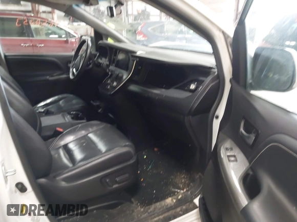 2017 Toyota Sienna SE with VIN 5TDXZ3DCXHS875329, listed as a IAAI auction lot 41650353 with Not provided miles and . Bid and sale history available at DreamBid. Image 5.
