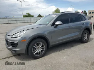 2016 Porsche Cayenne z VIN WP1AA2A25GKA15037, wystawiony jako Copart lot #55449735 z przebiegiem 62 535 mil mil oraz Szkoda całkowita • Salvage title. Historia ofert i sprzedaży dostępna na DreamBid. Obrazek 1.