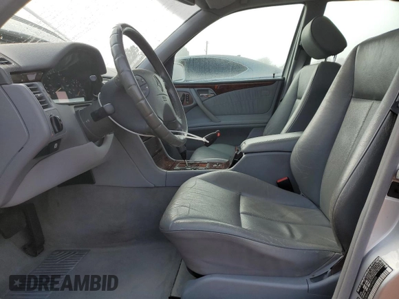 2001 Mercedes-Benz E-Class AWD with VIN WDBJH82J81X048600, listed as a Copart auction lot 85530364 with 172,950 mi miles and Salvage Title. Bid and sale history available at carsss.com. Image 7.