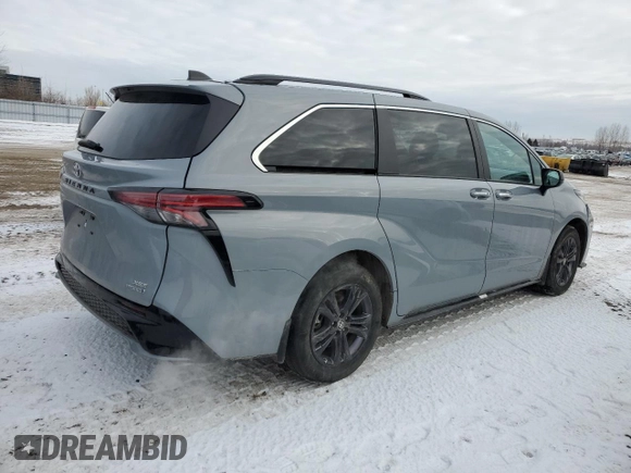 2024 Toyota Sienna LE with VIN 5TDGSKFCXRS127998, listed as a Copart auction lot 47474115 with 29,643 mi miles and Salvage Title. Bid and sale history available at carsss.com. Image 3.
