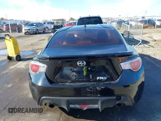 2014 Scion FR-S z VIN JF1ZNAA18E9700718, wystawiony jako IAAI lot #40958319 z przebiegiem 104 010 mil mil oraz . Historia ofert i sprzedaży dostępna na DreamBid. Obrazek 17.