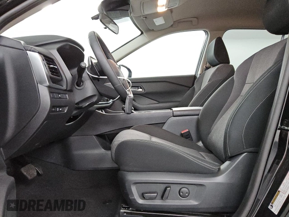 2025 Nissan Rogue SV with VIN 5N1BT3BA4SC805097, listed as a Copart auction lot 54454315 with 5,943 mi miles and Clean Title. Bid and sale history available at DreamBid. Image 7.