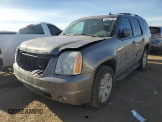 2011 GMC Yukon SLE with VIN 1GKS2AE0XBR381263, listed as a Copart auction lot 86322264 with 124,145 mi miles and Salvage Title. Bid and sale history available at carsss.com. Image 1.
