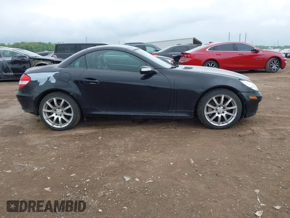 2007 Mercedes-Benz SLK 350 z VIN WDBWK56F67F136085, wystawiony jako IAAI lot #42380601 z przebiegiem 112 246 mil mil oraz . Historia ofert i sprzedaży dostępna na DreamBid. Obrazek 13.
