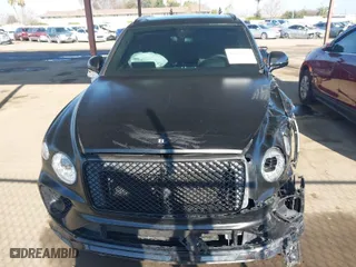 2021 Bentley Bentayga V8 with VIN SJAAM2ZV0MC035081, listed as a IAAI auction lot 41263173 with 36,207 mi miles. Bid and sale history available at carsss.com. Image 12.