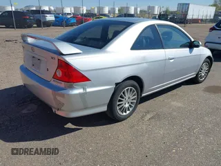 2005 Honda Civic EX with VIN 1HGEM21975L018098, listed as a IAAI auction lot 41992007 with 194,172 mi miles. Bid and sale history available at carsss.com. Image 4.