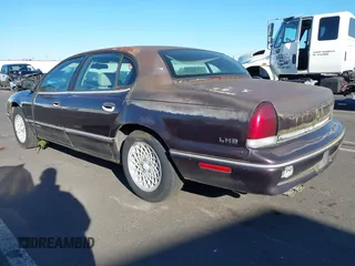 1994 Chrysler LHS z VIN 2C3ED56F1RH191766, wystawiony jako IAAI lot #41376616 z przebiegiem 197 039 mil mil oraz . Historia ofert i sprzedaży dostępna na DreamBid. Obrazek 3.