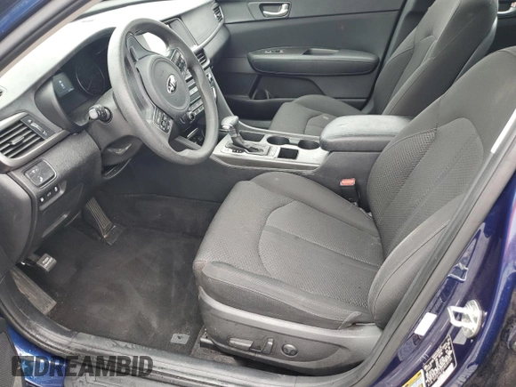 2018 Kia Optima LX z VIN 5XXGT4L35JG230104, wystawiony jako Copart lot #59007125 z przebiegiem 60 784 mil mil oraz Szkoda całkowita • Salvage title. Historia ofert i sprzedaży dostępna na DreamBid. Obrazek 7.