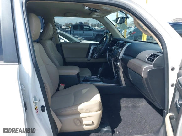 2017 Toyota 4Runner SR5 with VIN JTEZU5JR8H5159445, listed as a IAAI auction lot 41936282 with 88,262 mi miles. Bid and sale history available at carsss.com. Image 5.