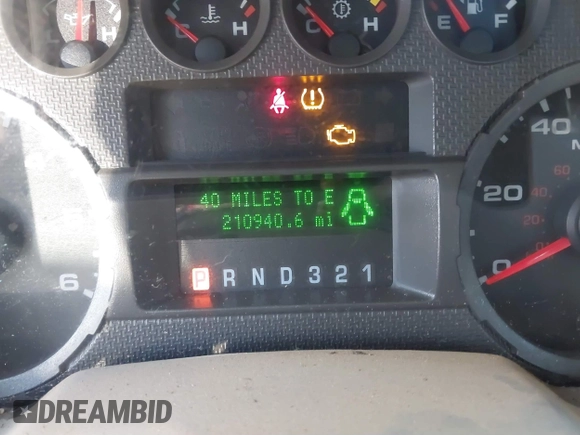 2010 Ford Super Duty F-250 SRW XL with VIN 1FTSW2B56AEA37604, listed as a IAAI auction lot 41234124 with 210,940 mi miles. Bid and sale history available at carsss.com. Image 7.