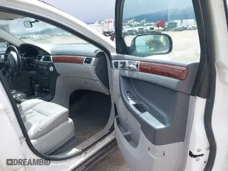2007 Chrysler Pacifica Touring with VIN 2A8GF68X57R362917, listed as a IAAI auction lot 42041452 with 175,438 mi miles. Bid and sale history available at carsss.com. Image 5.