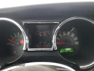 2006 Ford Mustang GT Deluxe z VIN 1ZVHT82H265242972, wystawiony jako Copart lot #55833205 z przebiegiem 53 375 mil mil oraz Szkoda całkowita • Salvage title. Historia ofert i sprzedaży dostępna na DreamBid. Obrazek 9.