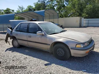 1993 Honda Accord z VIN 1HGCB7658PA114384, wystawiony jako Copart lot #54768665 z przebiegiem 249 877 mil mil oraz Szkoda całkowita • Salvage title. Historia ofert i sprzedaży dostępna na DreamBid. Obrazek 4.