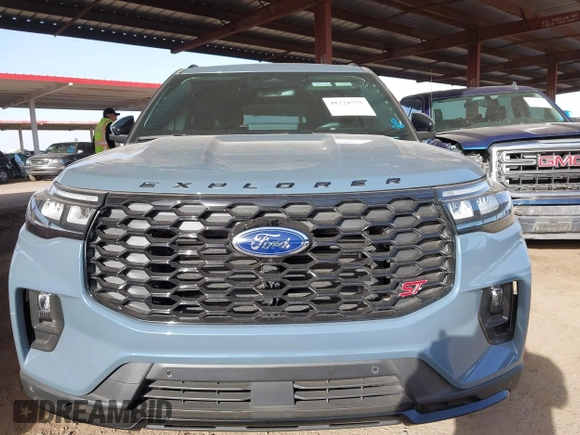 2025 Ford Explorer ST with VIN 1FMWK8GC9SGA36911, listed as a IAAI auction lot 41728775 with 3,925 mi miles. Bid and sale history available at carsss.com. Image 12.