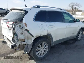 2018 Jeep Cherokee Limited with VIN 1C4PJMDXXJD522638, listed as a IAAI auction lot 41692055 with 150,701 mi miles. Bid and sale history available at carsss.com. Image 4.