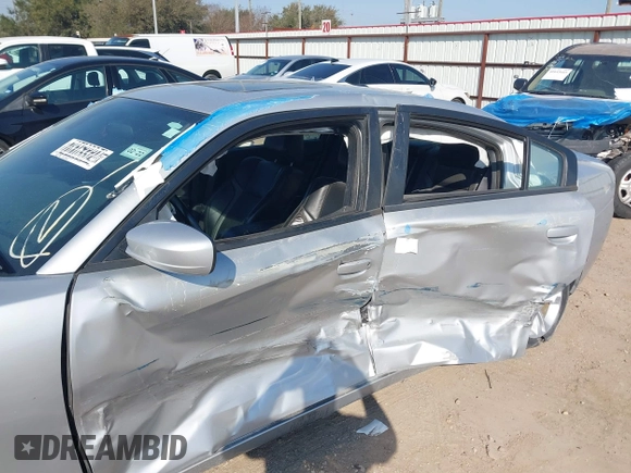2020 Dodge Charger SXT z VIN 2C3CDXBG6LH140109, wystawiony jako IAAI lot #41500725 z przebiegiem 115 572 mil mil oraz . Historia ofert i sprzedaży dostępna na DreamBid. Obrazek 6.